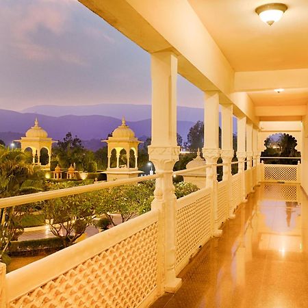 คลับ มหินทรา อุทัยปาร์ Hotel อุเดเปอร์ ภายนอก รูปภาพ