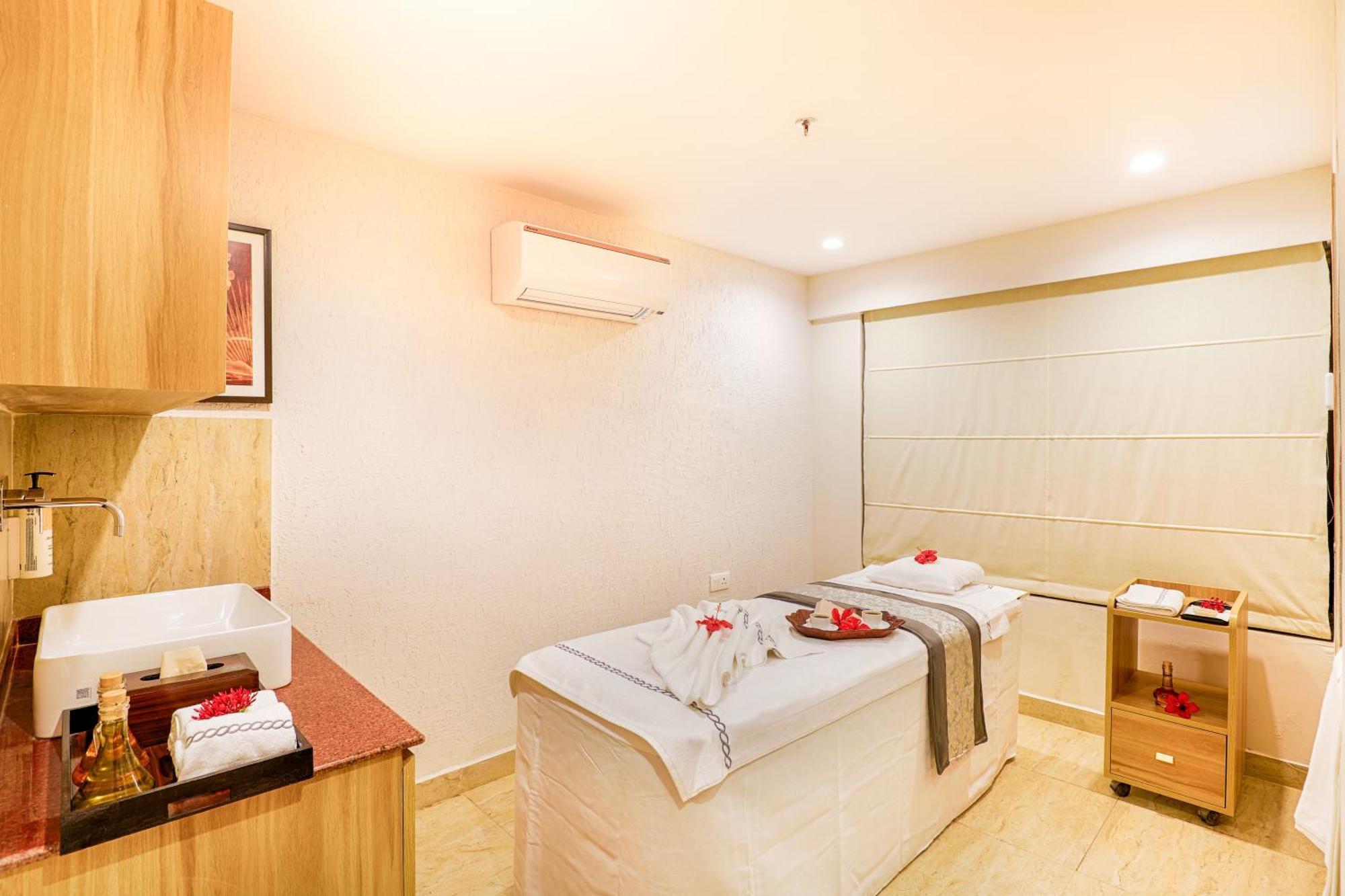 คลับ มหินทรา อุทัยปาร์ Hotel อุเดเปอร์ ภายนอก รูปภาพ