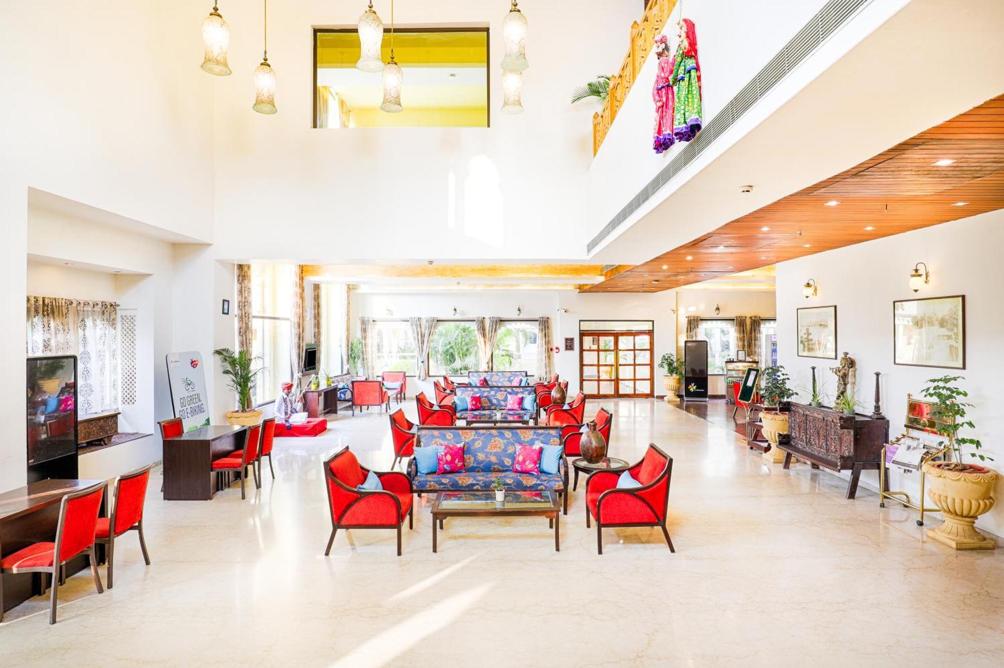 คลับ มหินทรา อุทัยปาร์ Hotel อุเดเปอร์ ภายนอก รูปภาพ